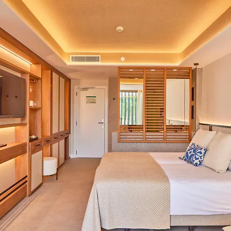 Hotel Universal Grand León&spa Colonia de Sant Jordi