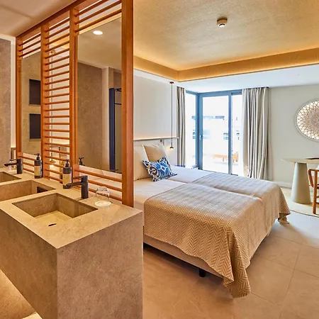 Universal Grand Leon & Colonia de Sant Jordi