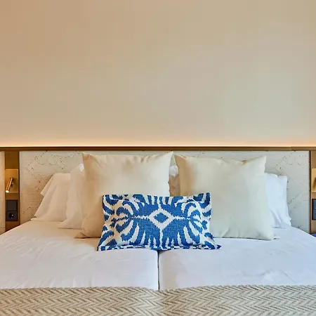 Universal Grand Leon & Colonia de Sant Jordi