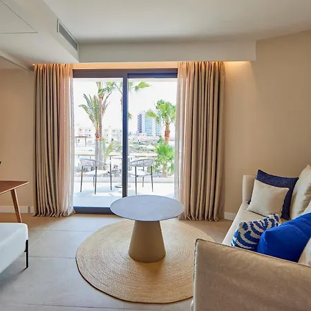 Universal Grand Leon & Colonia de Sant Jordi